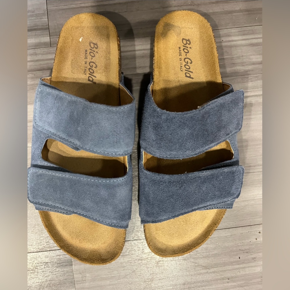 Bio Gold,Made in Italy. Genuine Leather  upper suede slip on Sandals.size 8